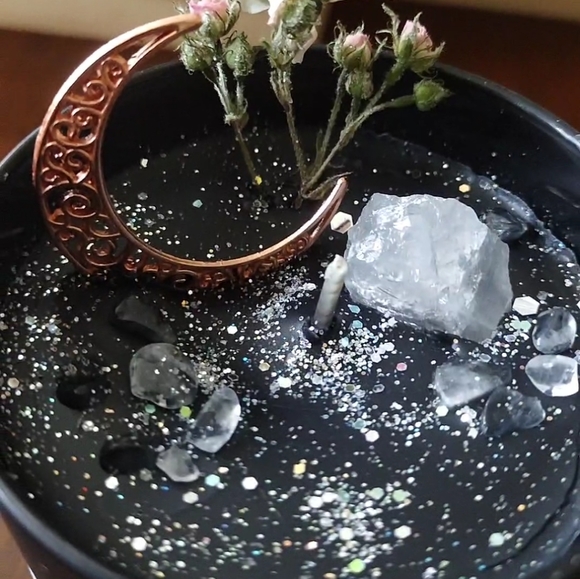 Lunar Eclipse 6oz Hand Poured Candle - Picture 11 of 16